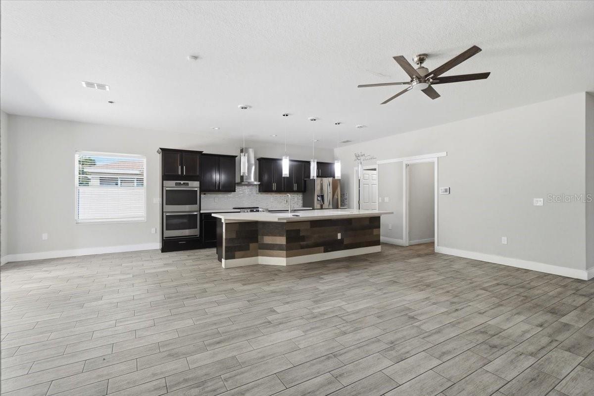 WATERS EDGE/THE LAKES - Residential
