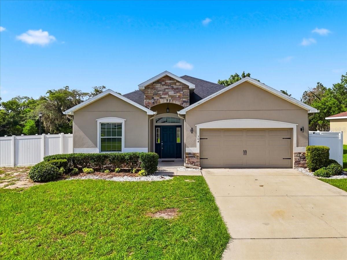 WATERS EDGE/THE LAKES - Residential