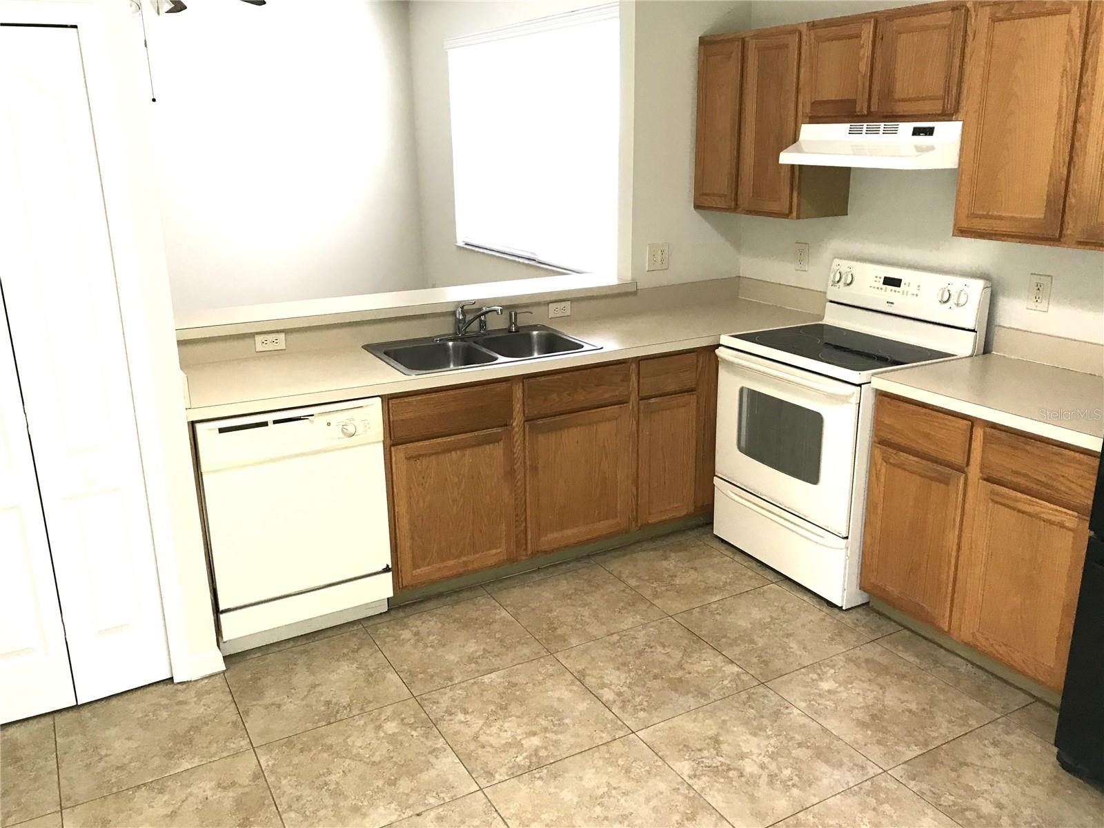 RIVERSIDE AT TWIN RIVERS UN 3A - Residential Lease