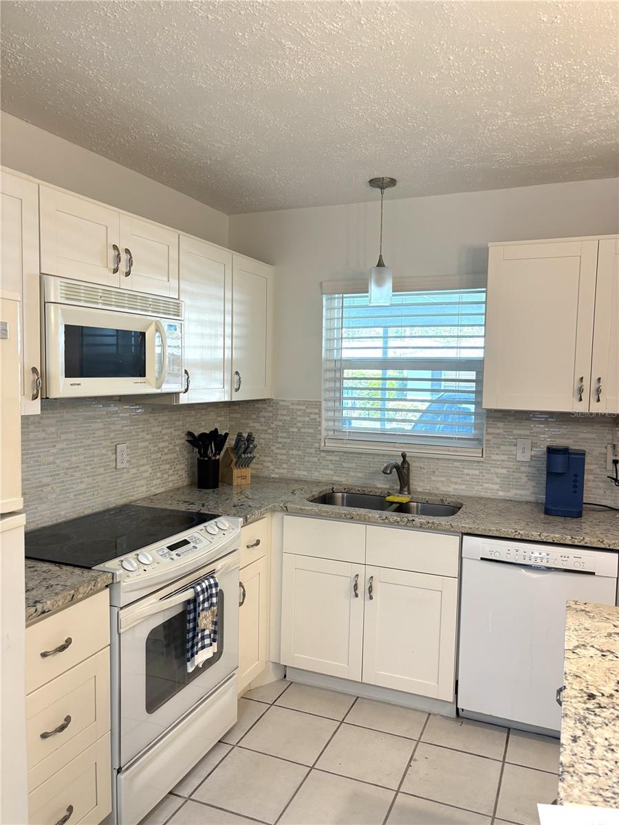 CREEKVIEW - Residential