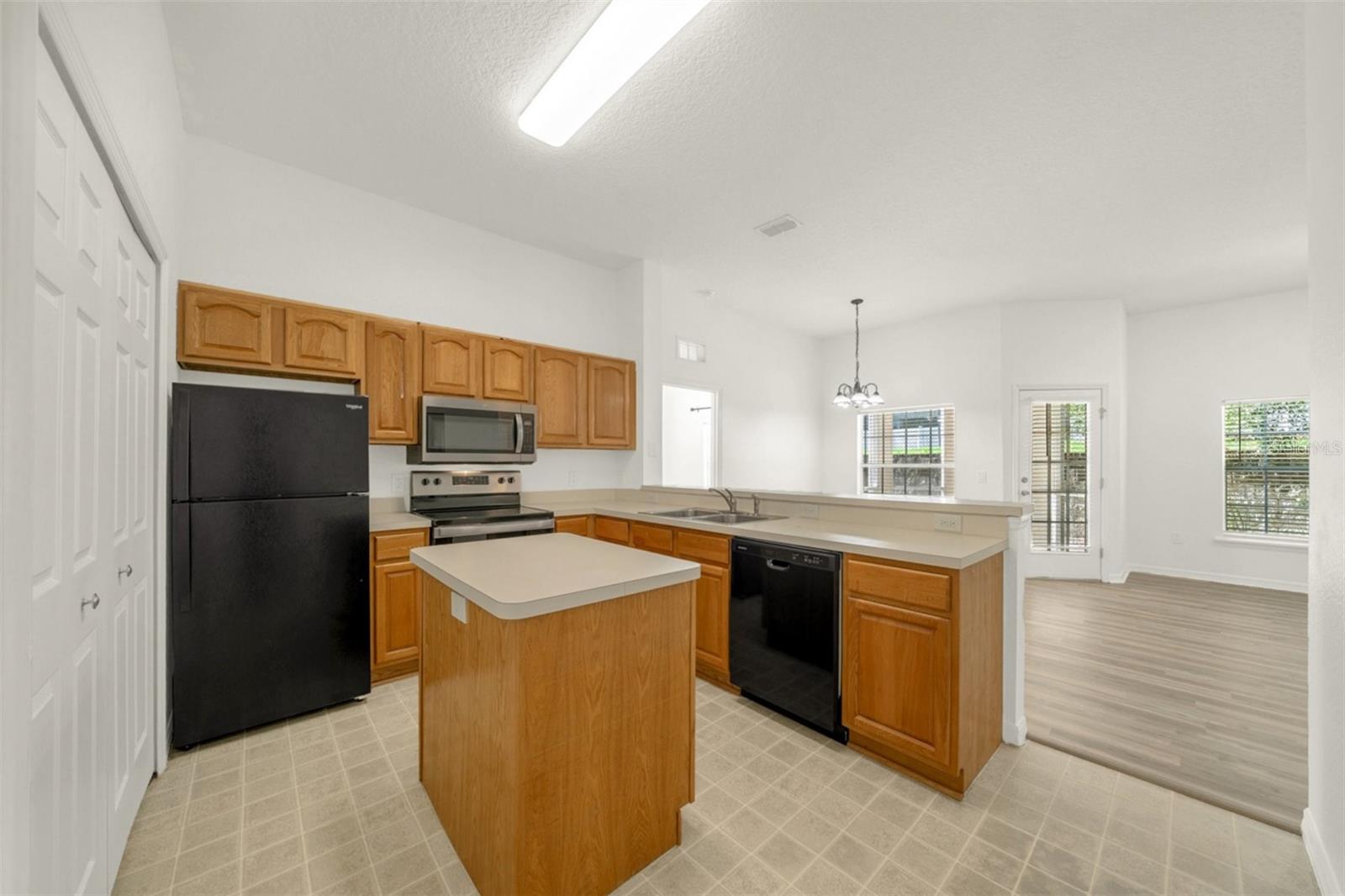 OAK RIDGE CONDO - Residential