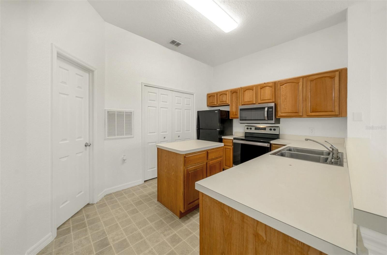 OAK RIDGE CONDO - Residential
