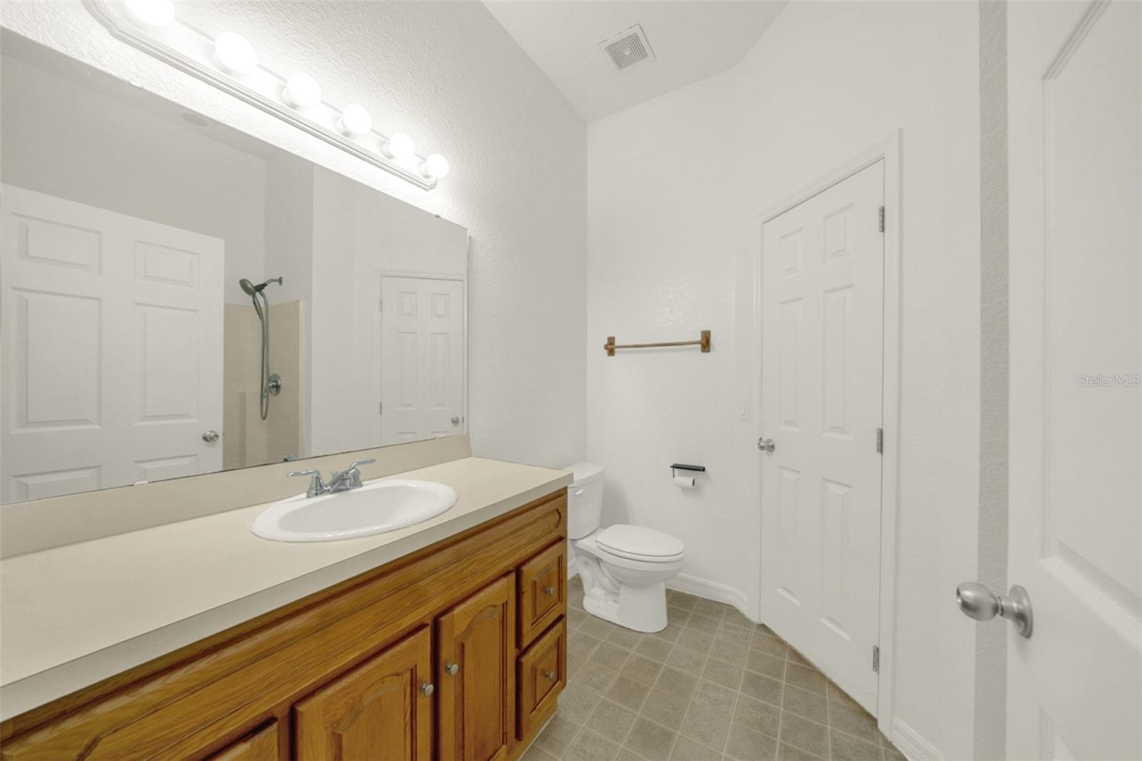 OAK RIDGE CONDO - Residential