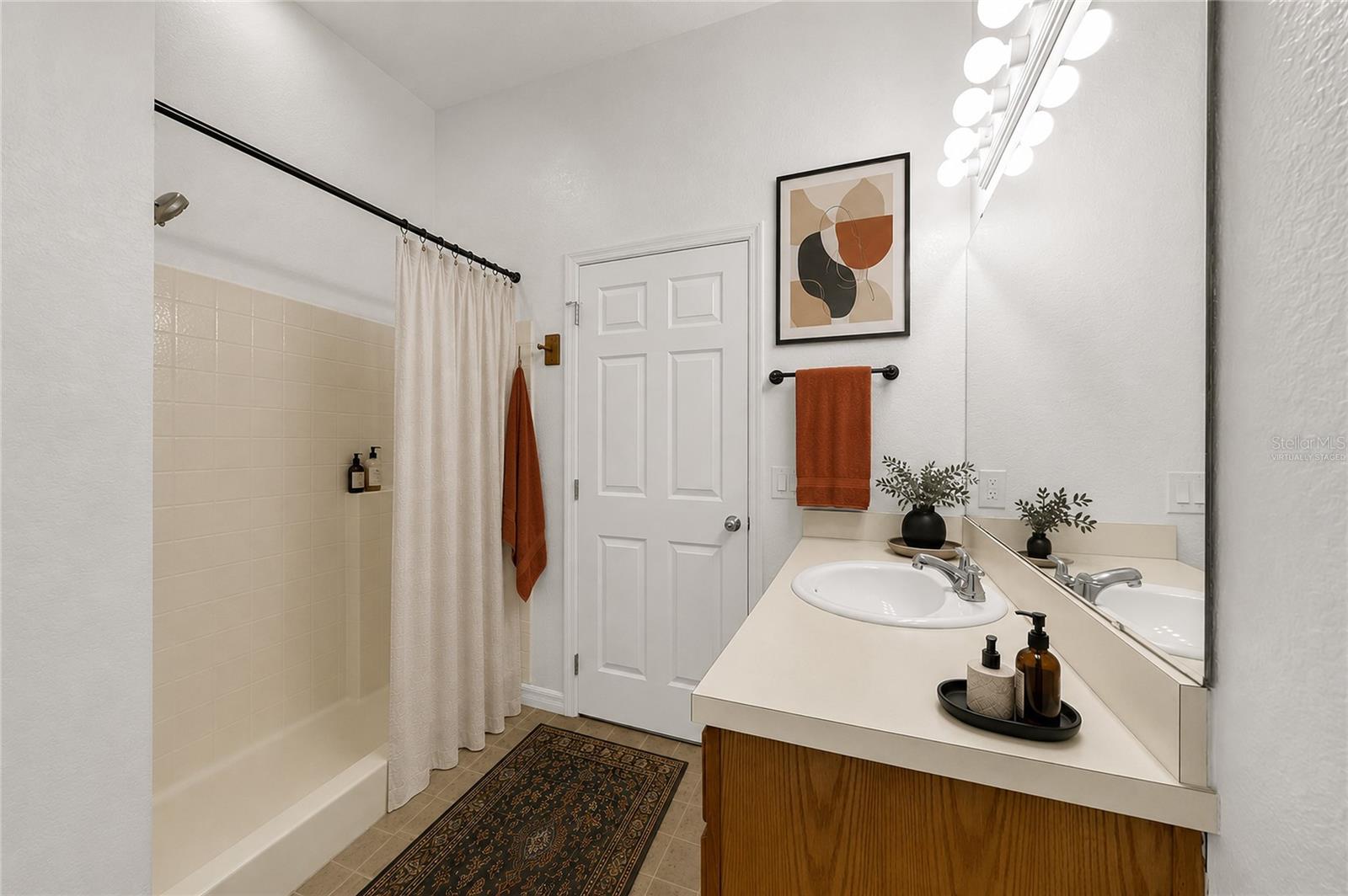 OAK RIDGE CONDO - Residential