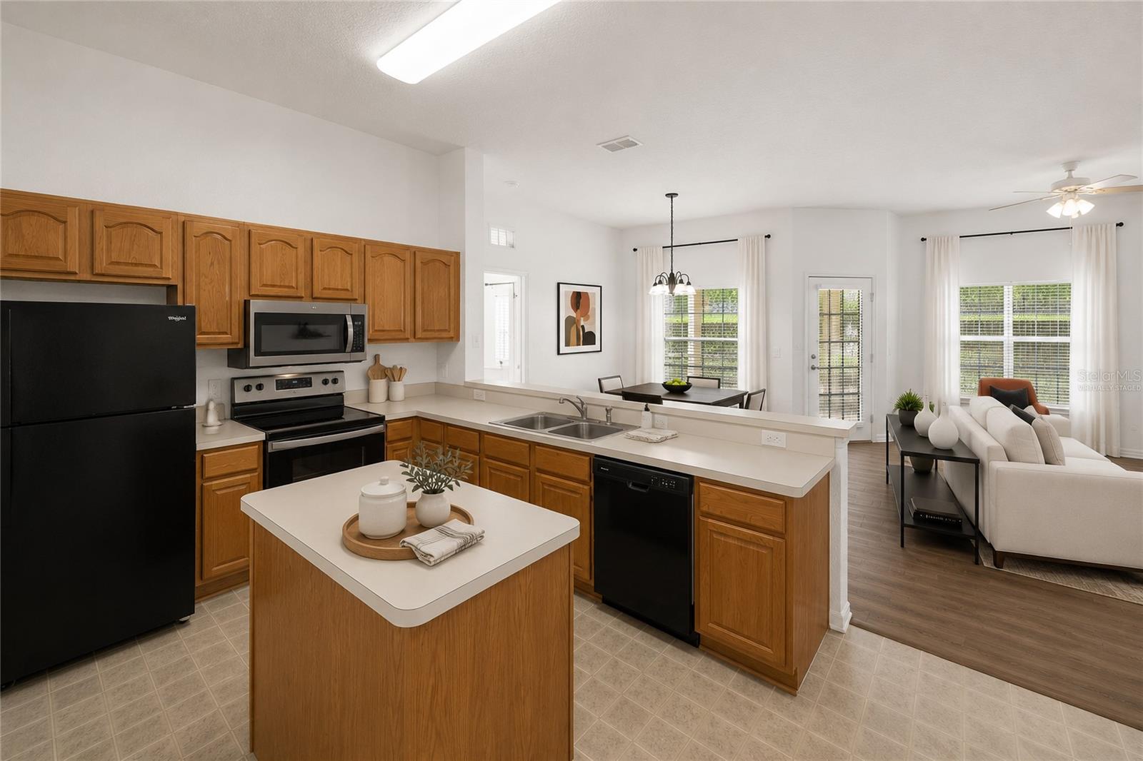 OAK RIDGE CONDO - Residential