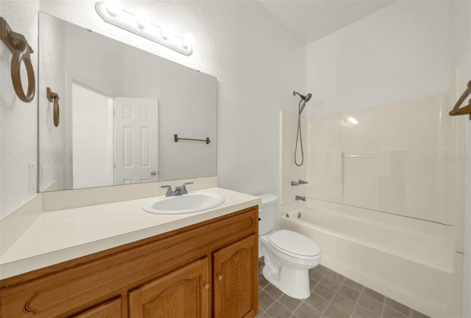OAK RIDGE CONDO - Residential
