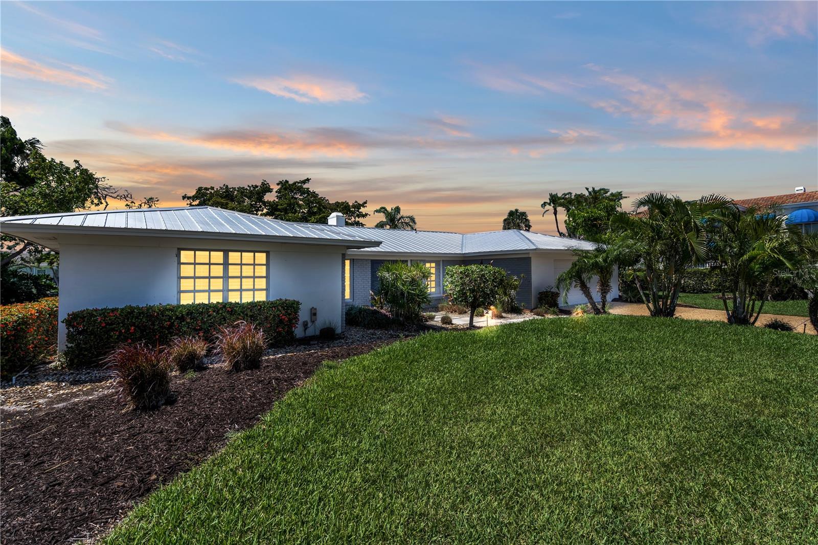 COUNTRY CLUB SHORES SEC 01 - Residential