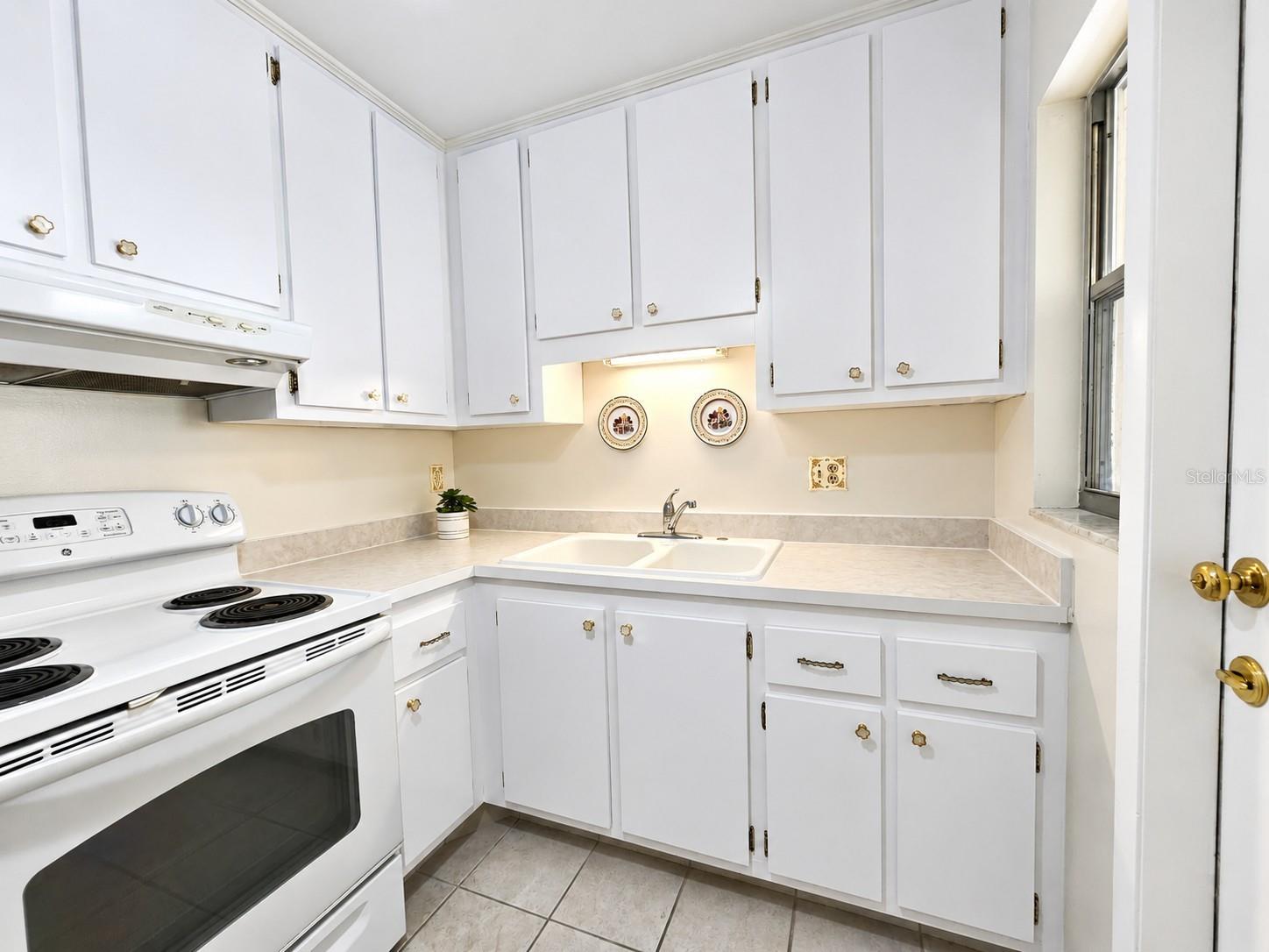 DESOTO SQUARE VILLAS PH I - Residential