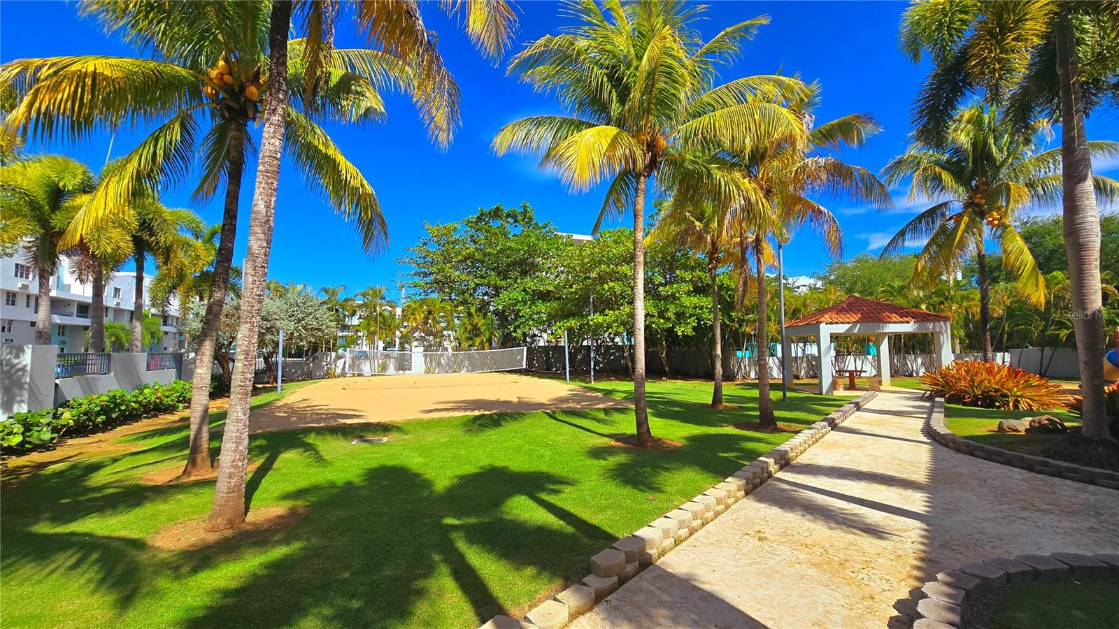 COND. CHALETS DE LA PLAYA - Residential