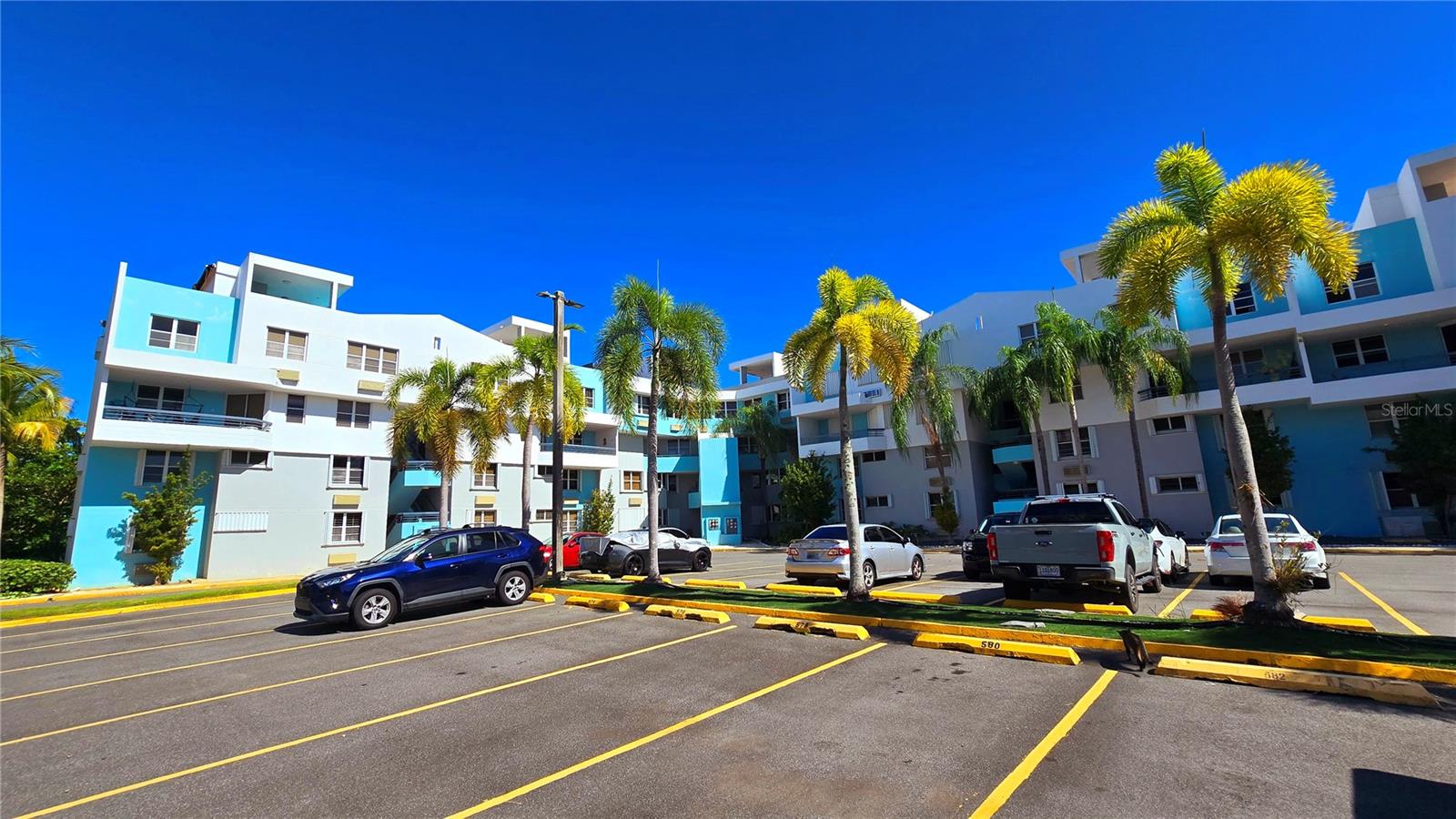 COND. CHALETS DE LA PLAYA - Residential