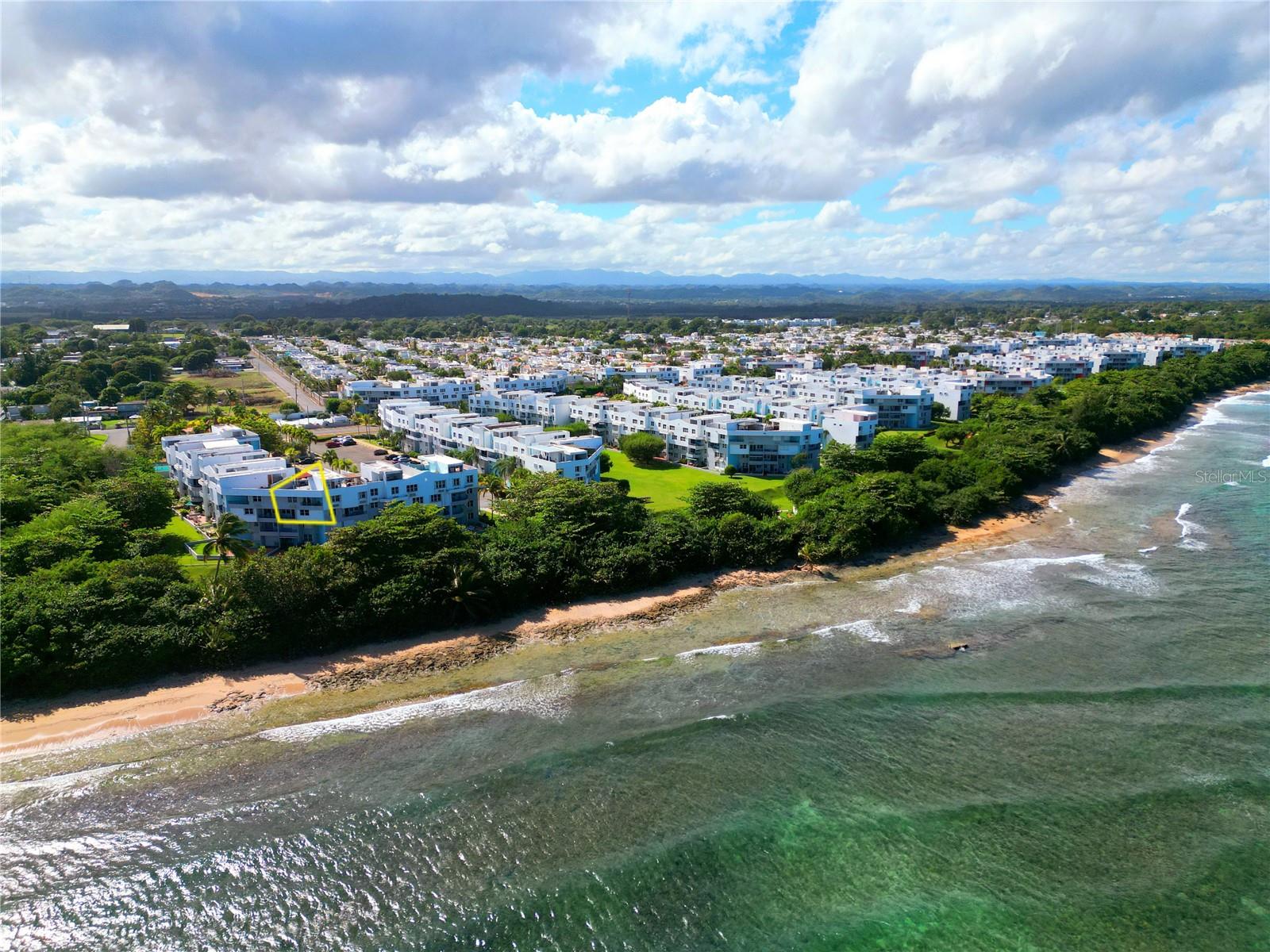 COND. CHALETS DE LA PLAYA - Residential