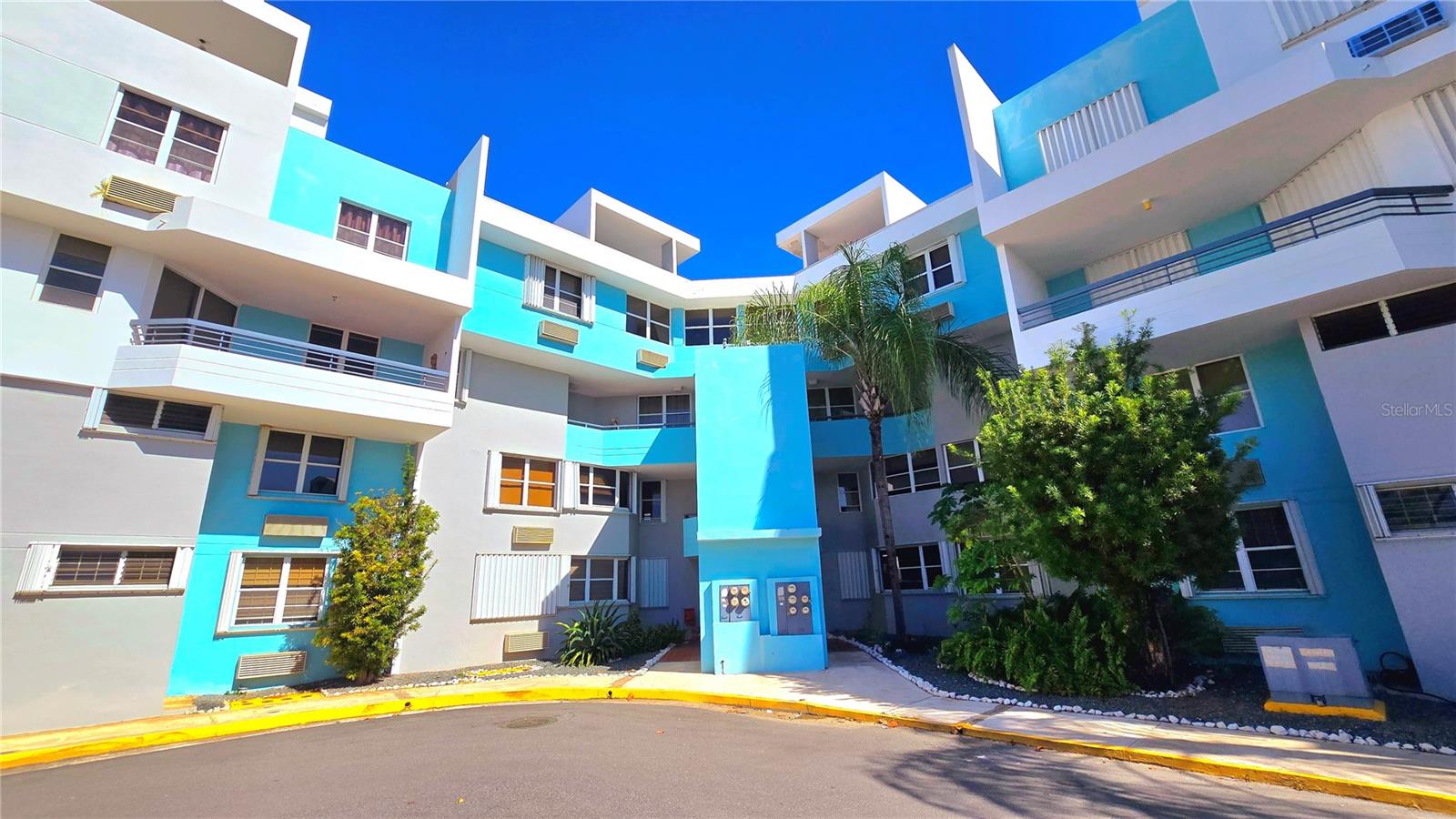 COND. CHALETS DE LA PLAYA - Residential