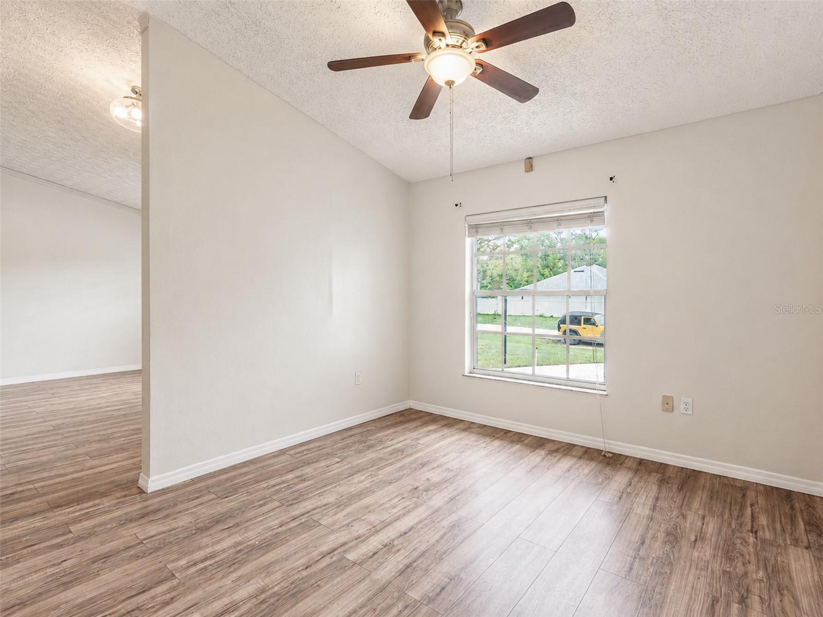 SPRING HILL UNIT 4 BLK 176 LOT 20 - Residential