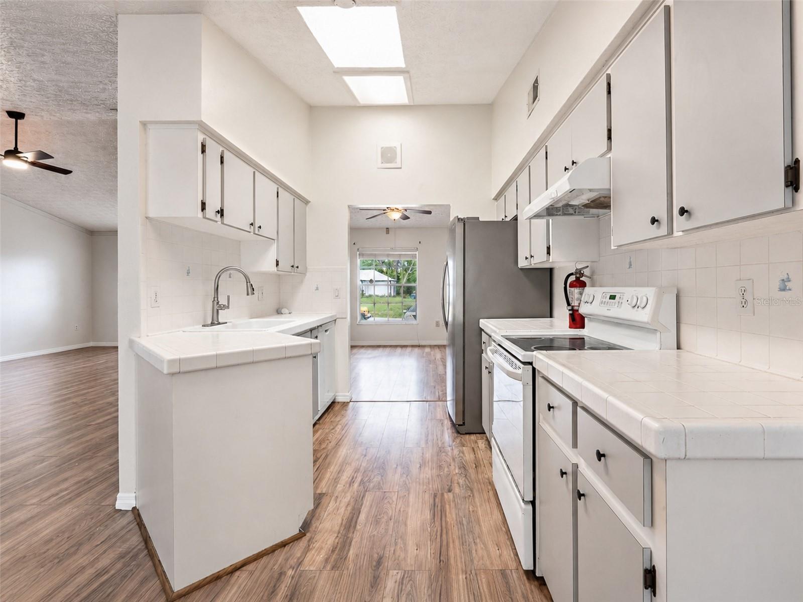 SPRING HILL UNIT 4 BLK 176 LOT 20 - Residential