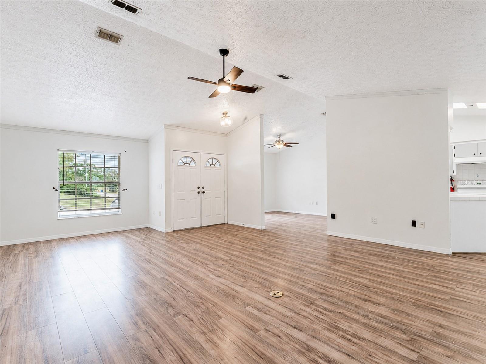 SPRING HILL UNIT 4 BLK 176 LOT 20 - Residential