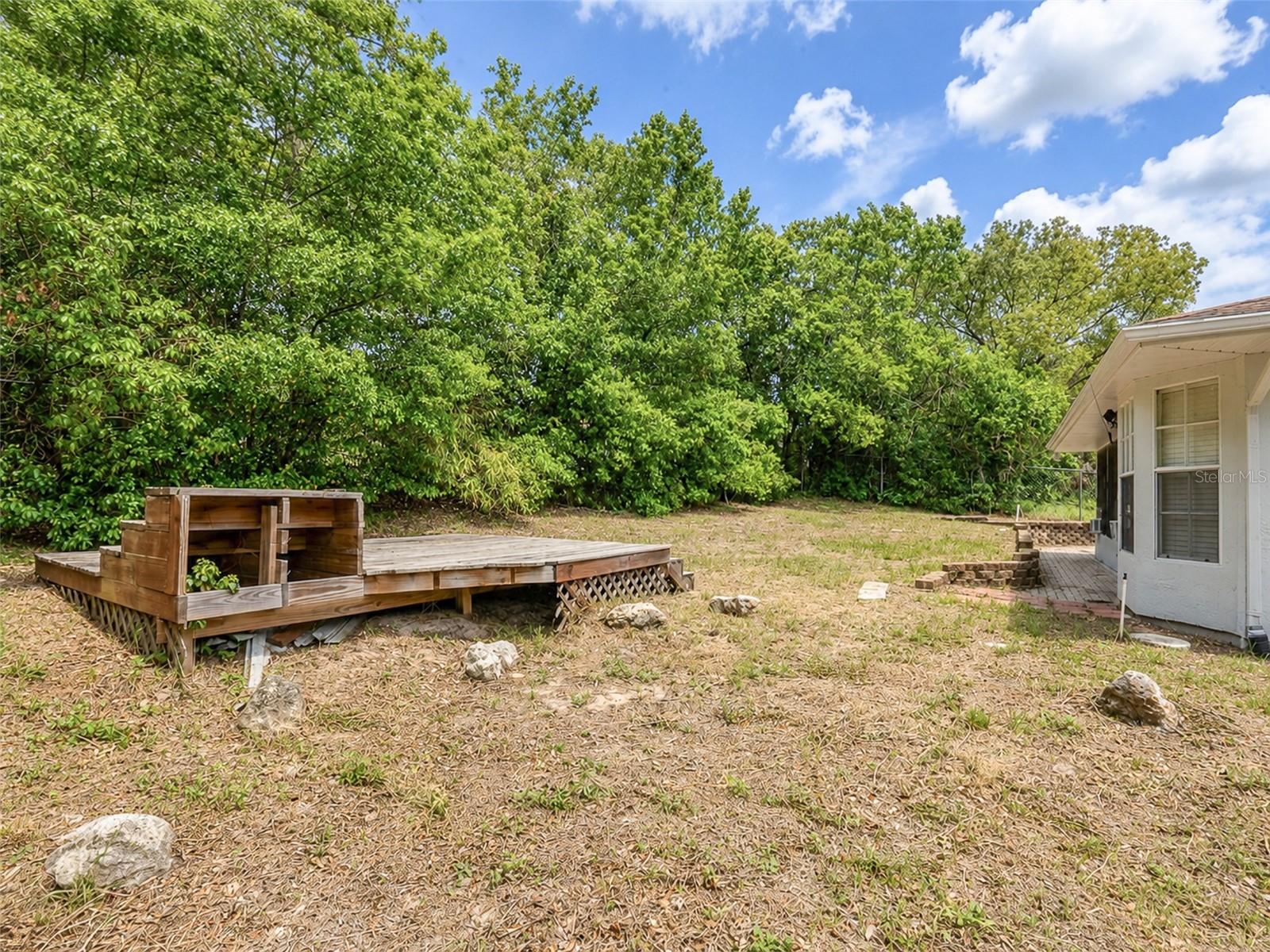 SPRING HILL UNIT 4 BLK 176 LOT 20 - Residential