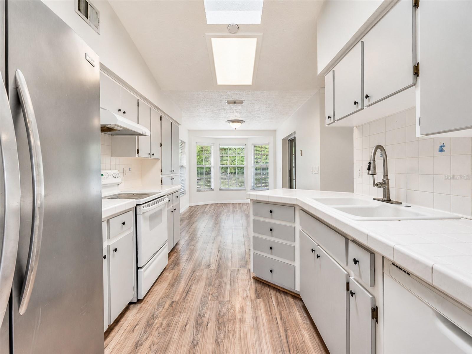 SPRING HILL UNIT 4 BLK 176 LOT 20 - Residential