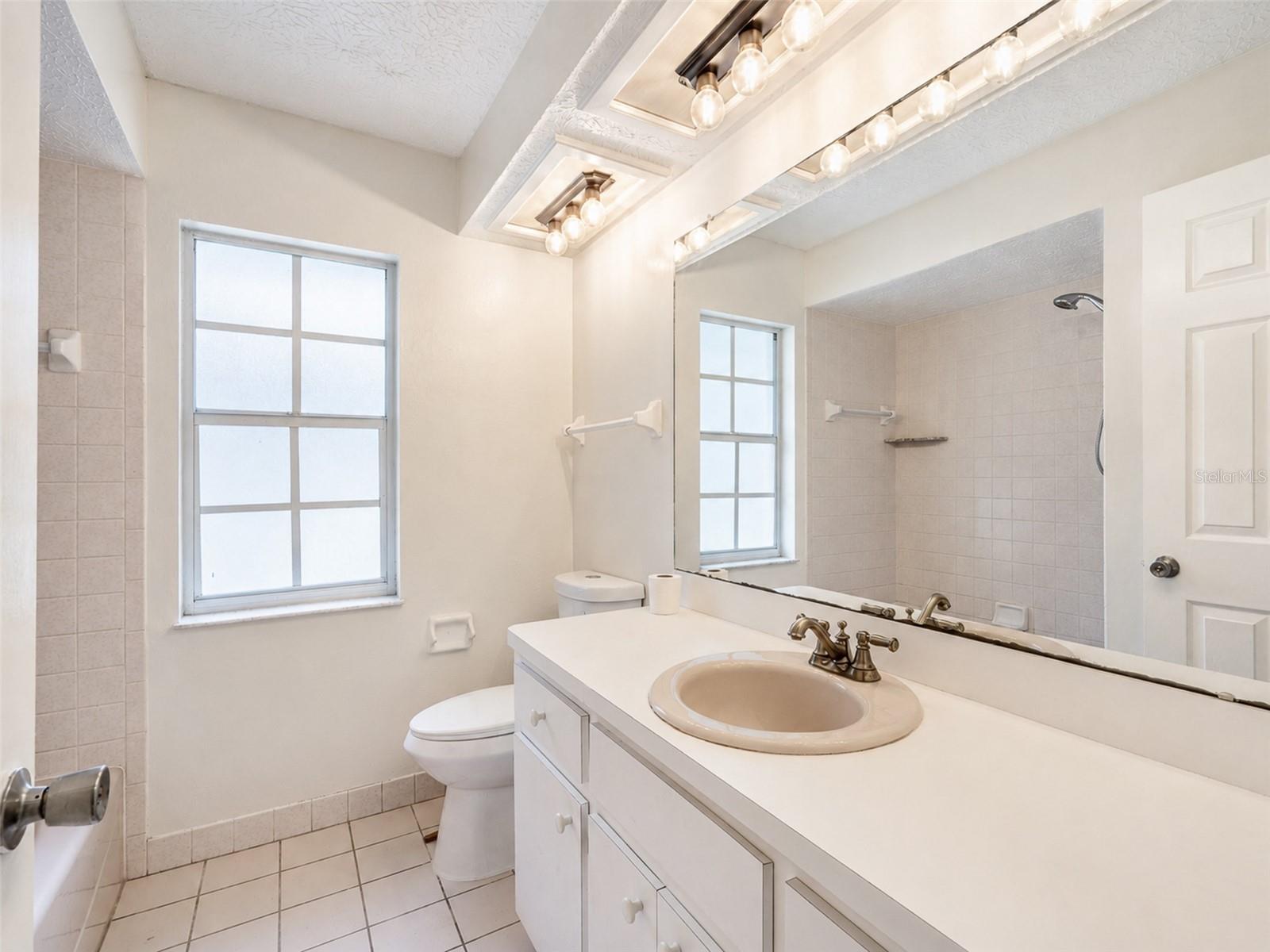 SPRING HILL UNIT 4 BLK 176 LOT 20 - Residential