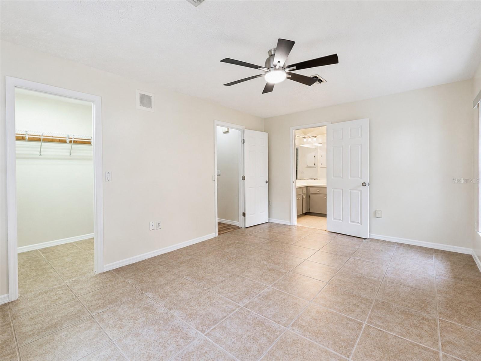 SPRING HILL UNIT 4 BLK 176 LOT 20 - Residential
