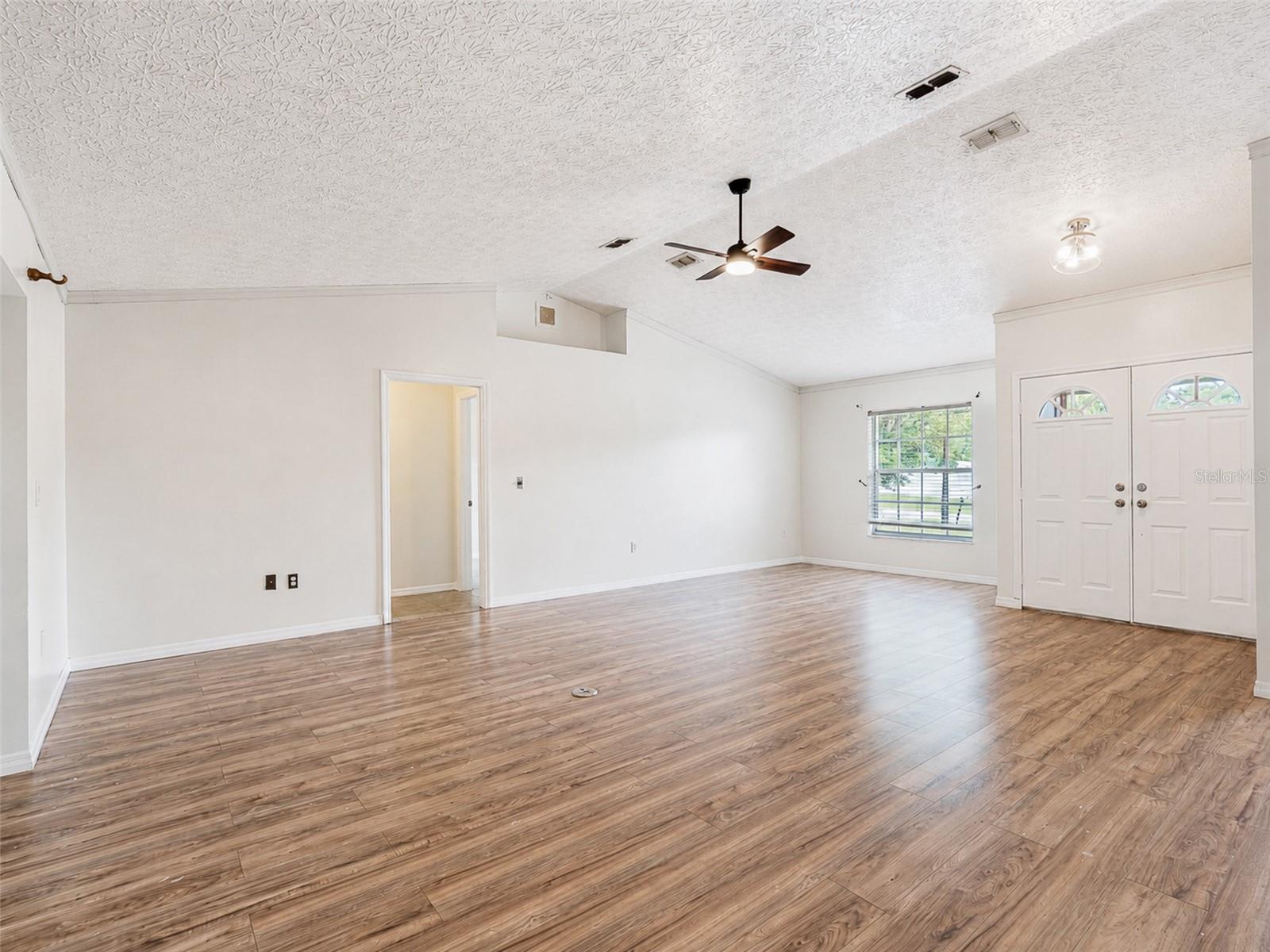 SPRING HILL UNIT 4 BLK 176 LOT 20 - Residential