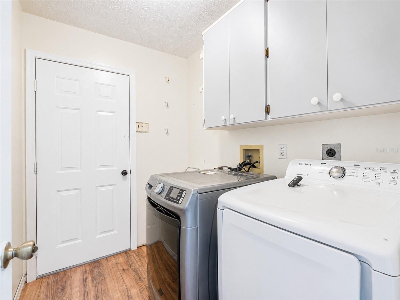 SPRING HILL UNIT 4 BLK 176 LOT 20 - Residential