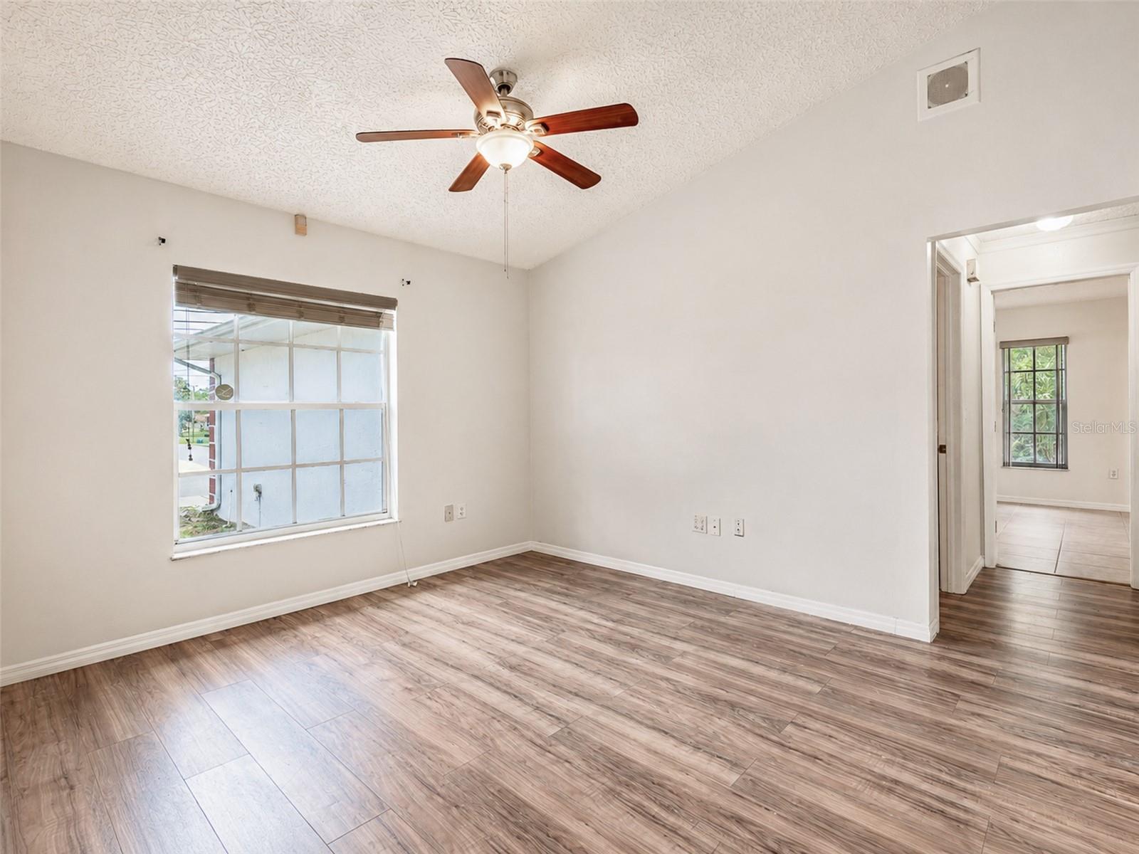 SPRING HILL UNIT 4 BLK 176 LOT 20 - Residential