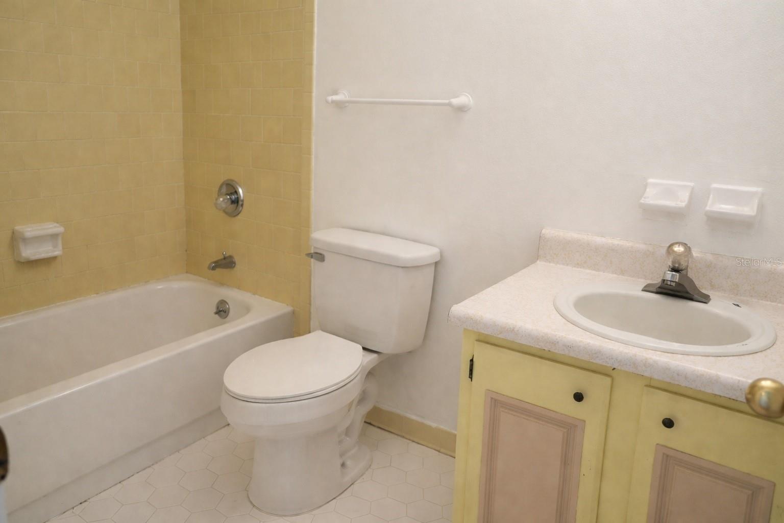 LAKE WALES VILLAGE CONDO - Residential