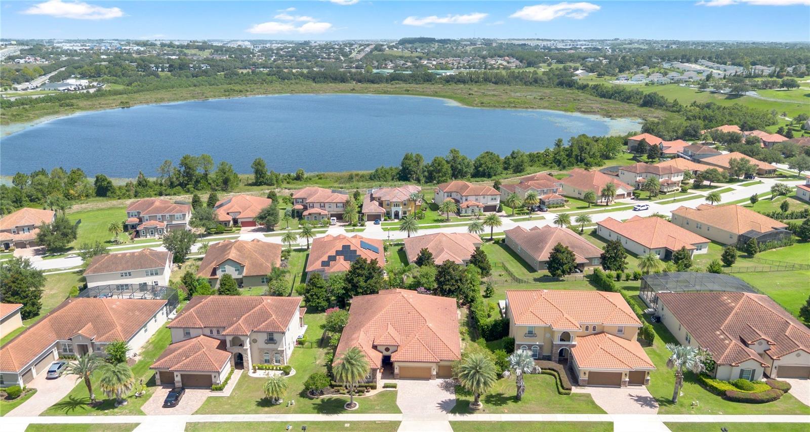 BELLA LAGO - Residential