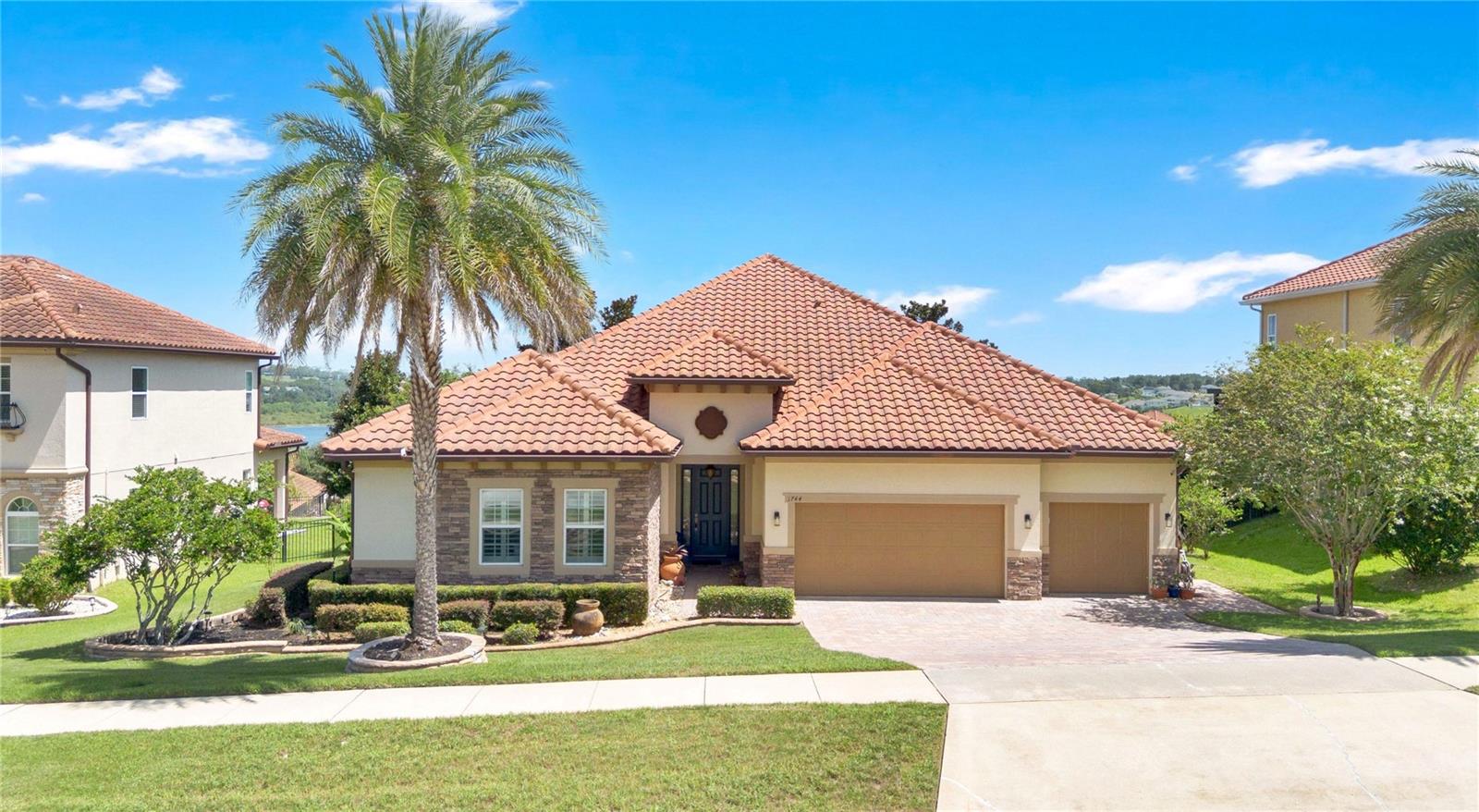 BELLA LAGO - Residential