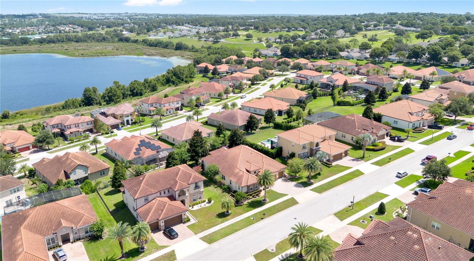 BELLA LAGO - Residential