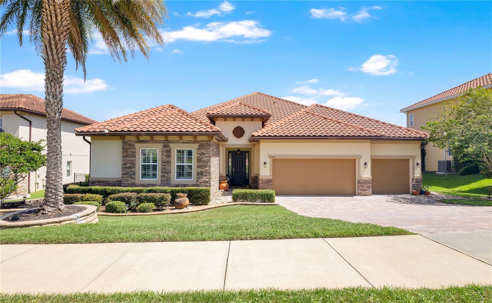 BELLA LAGO - Residential