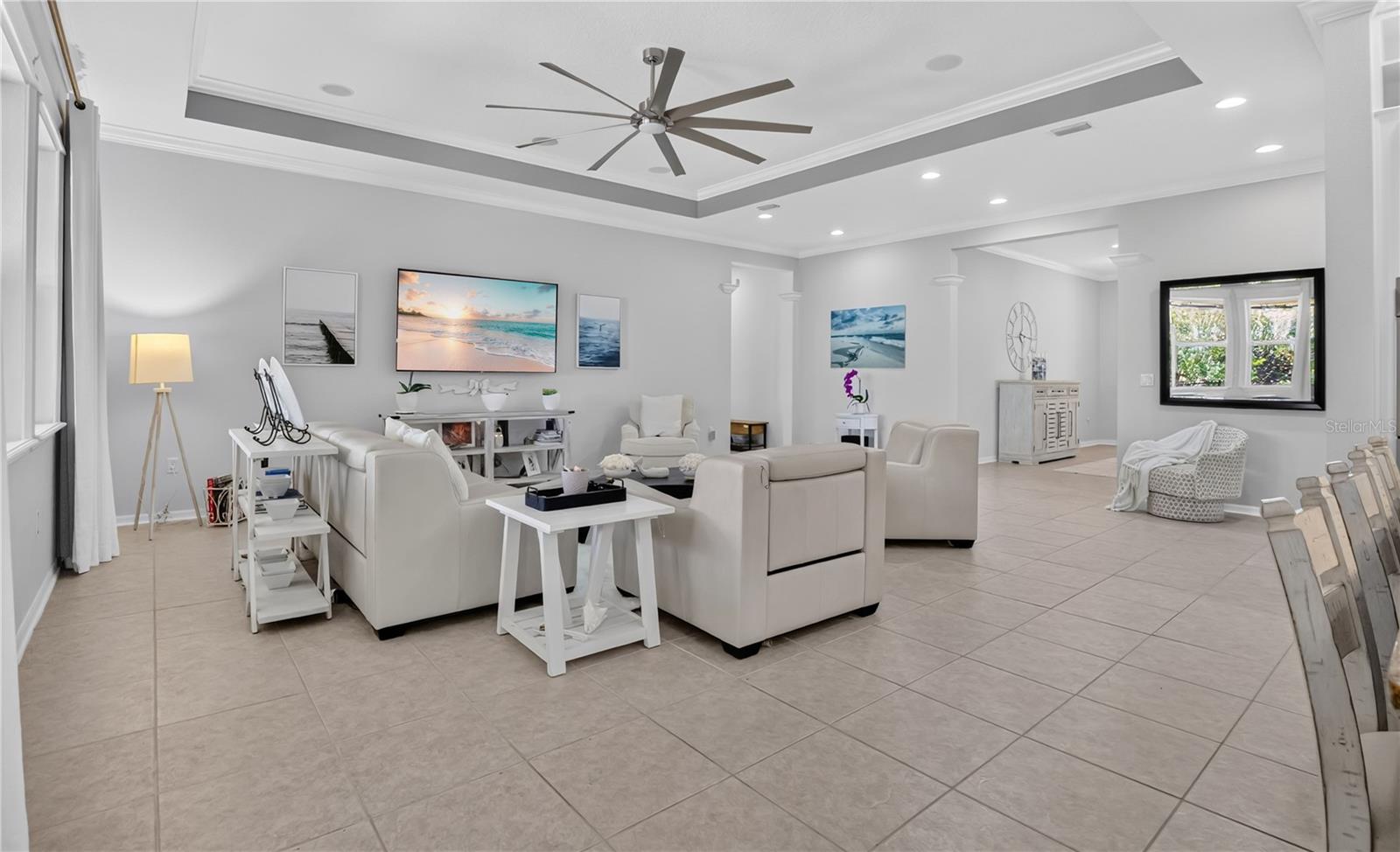 BELLA LAGO - Residential