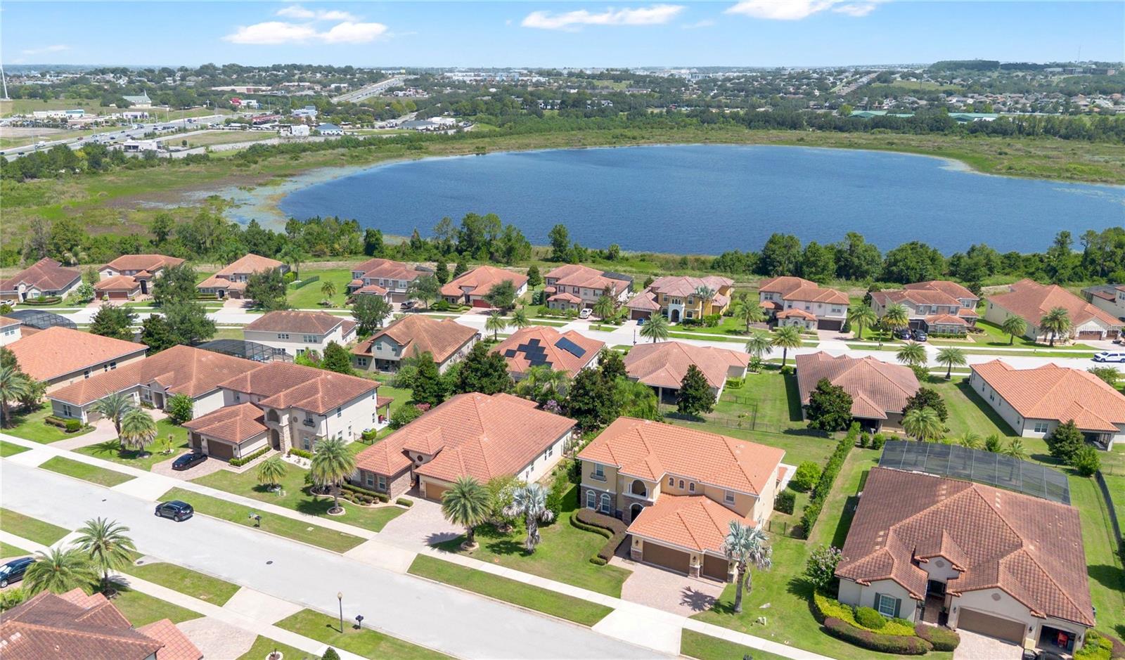 BELLA LAGO - Residential