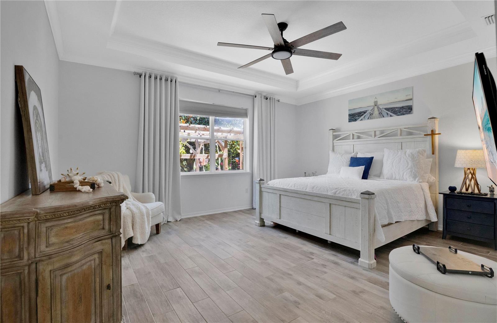 BELLA LAGO - Residential