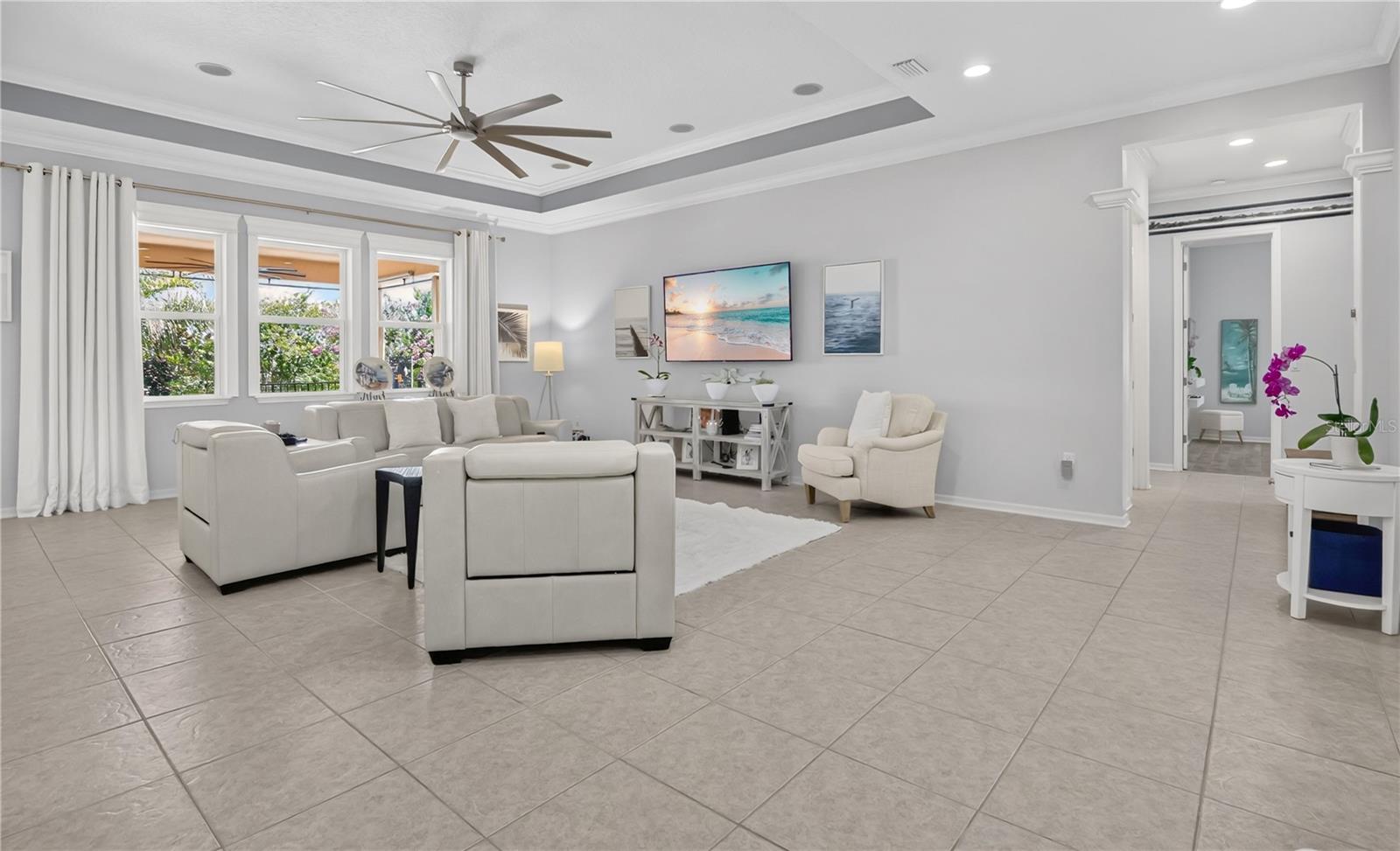 BELLA LAGO - Residential