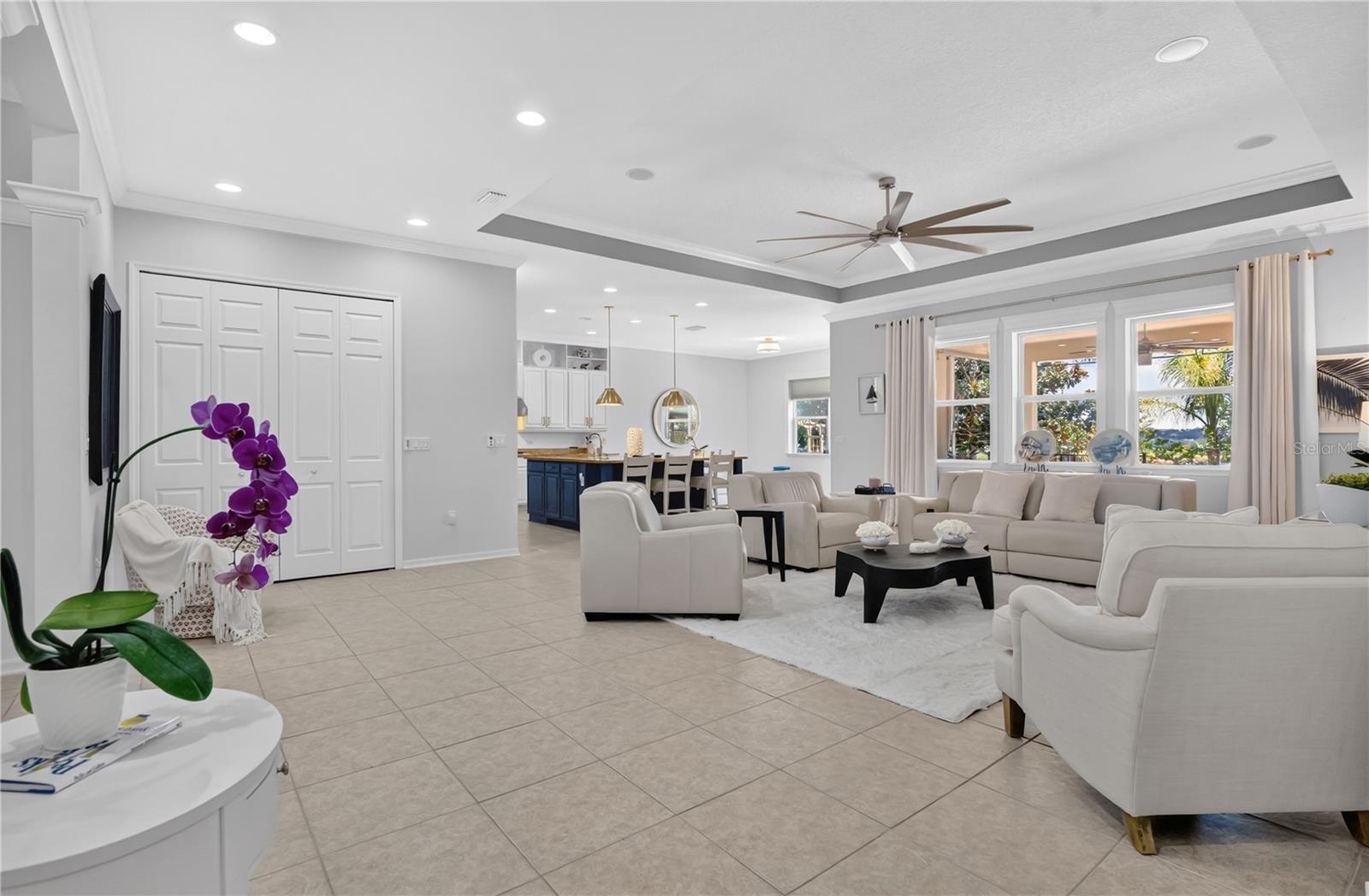 BELLA LAGO - Residential