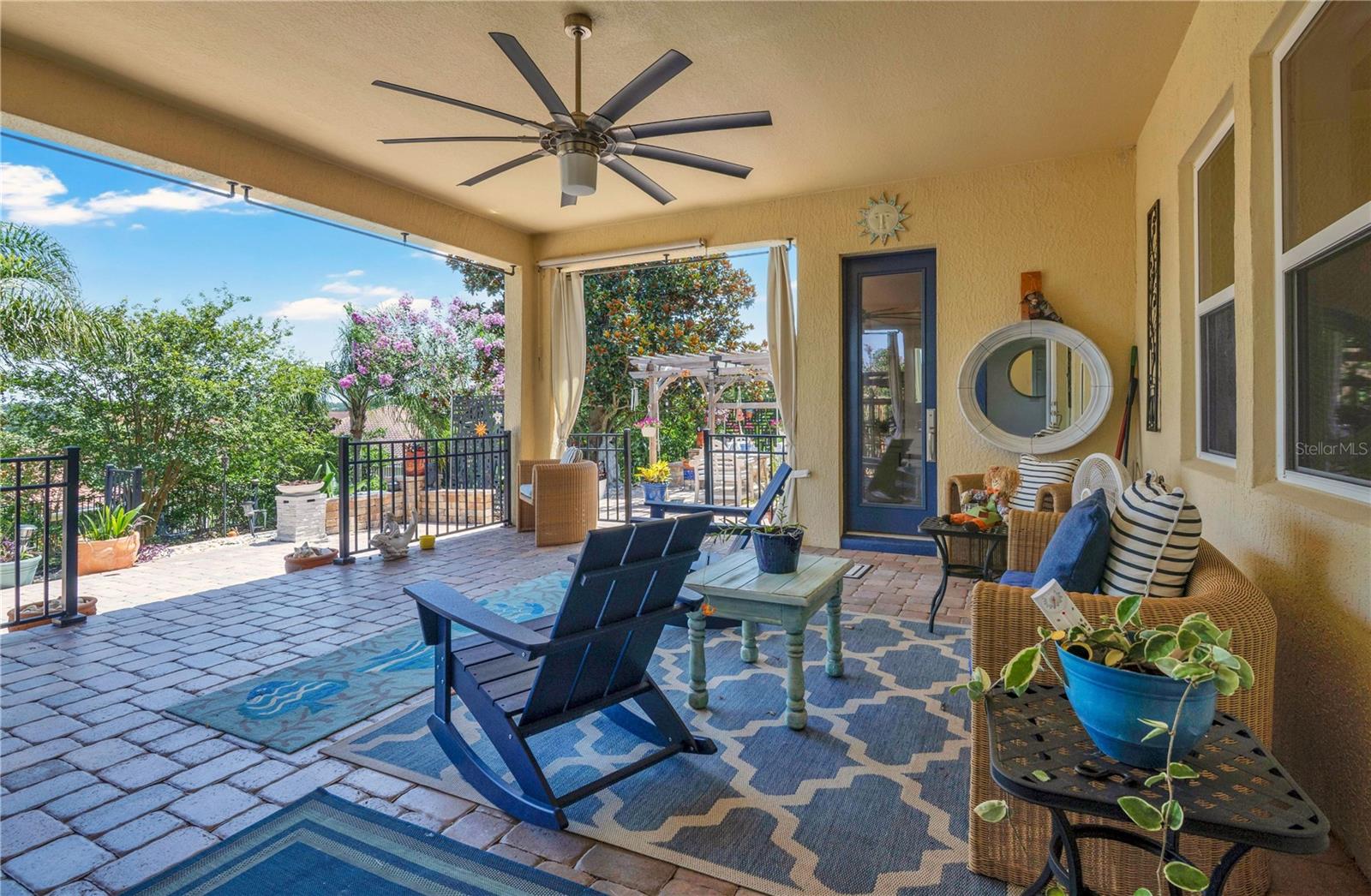 BELLA LAGO - Residential