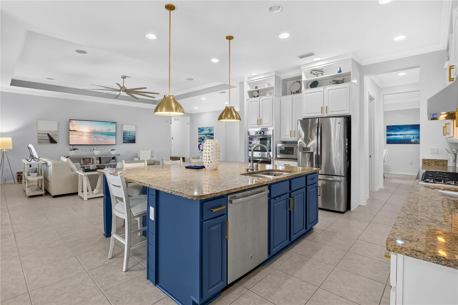 BELLA LAGO - Residential