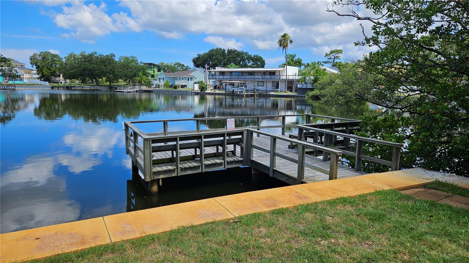 COVE SPGS CONDO - Residential