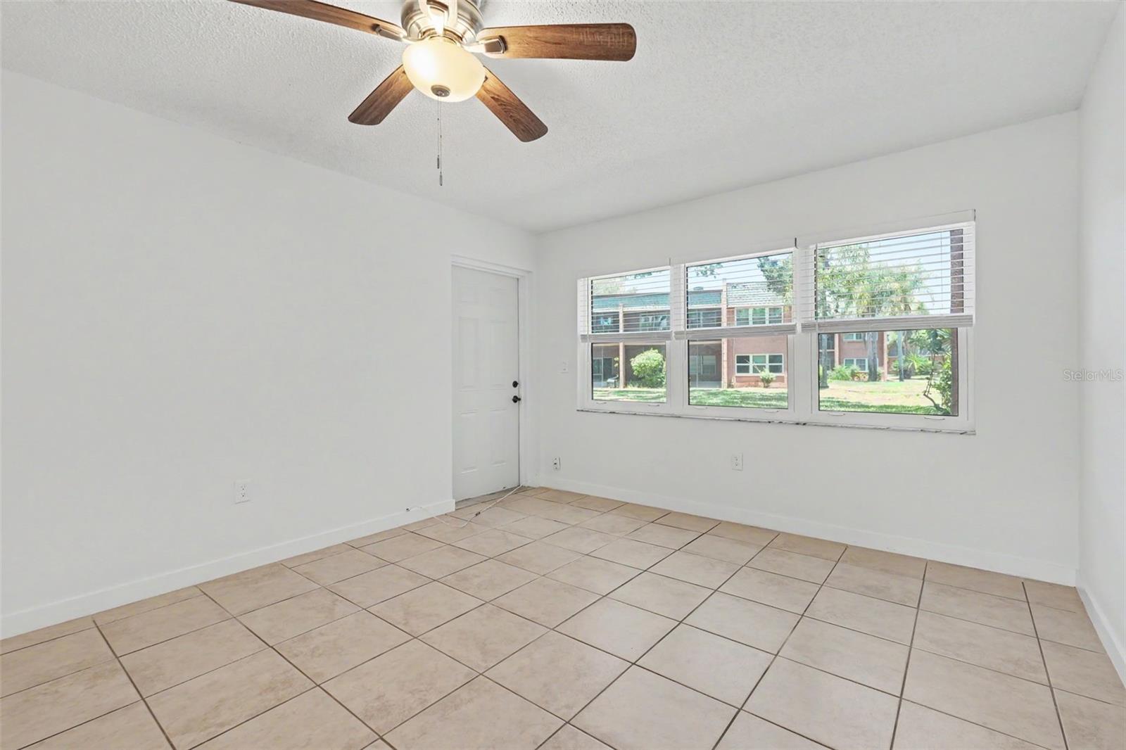 COVE SPGS CONDO - Residential