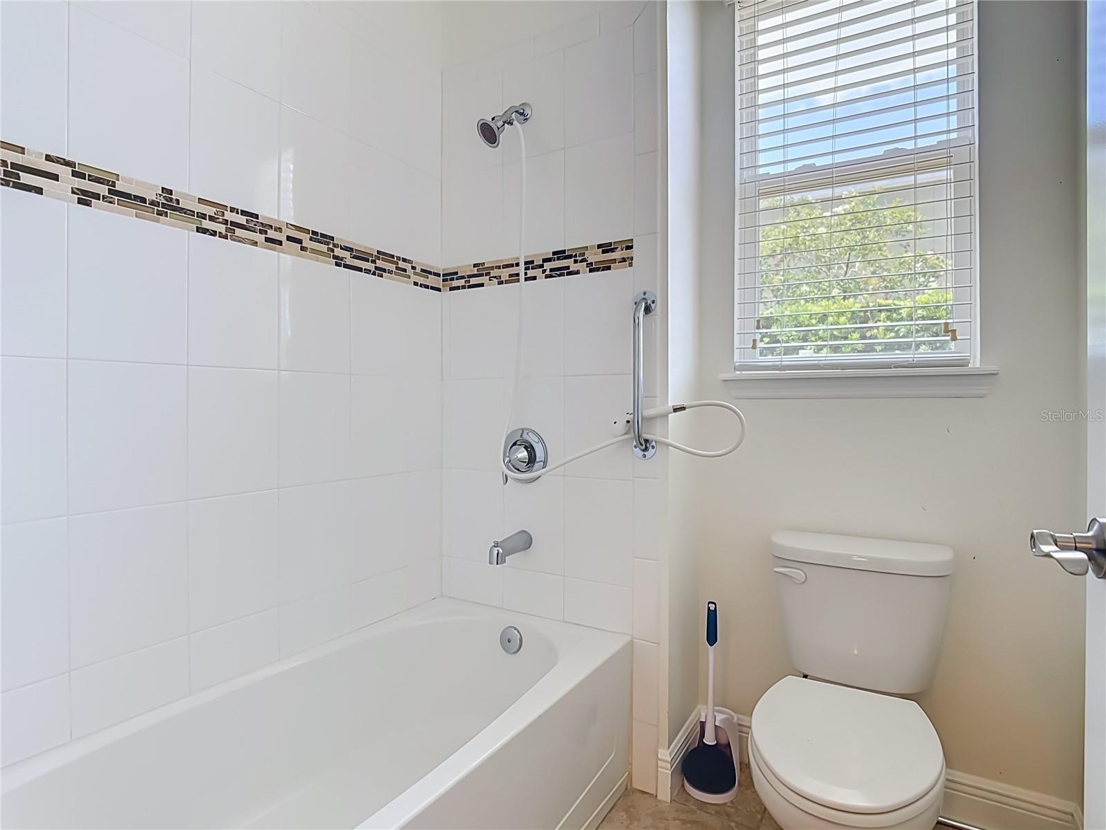 ESTATES AUBURNDALE PH 02 - Residential