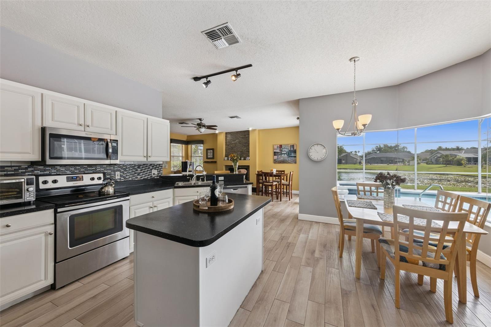 HUNTERS CREEK TR 335 PH 02 - Residential
