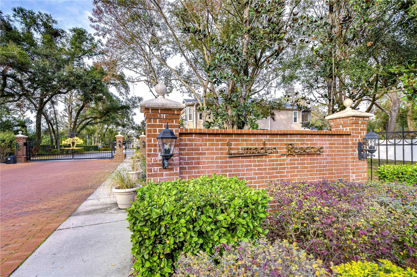 LUMSDEN RESERVE TWNHMS - Residential