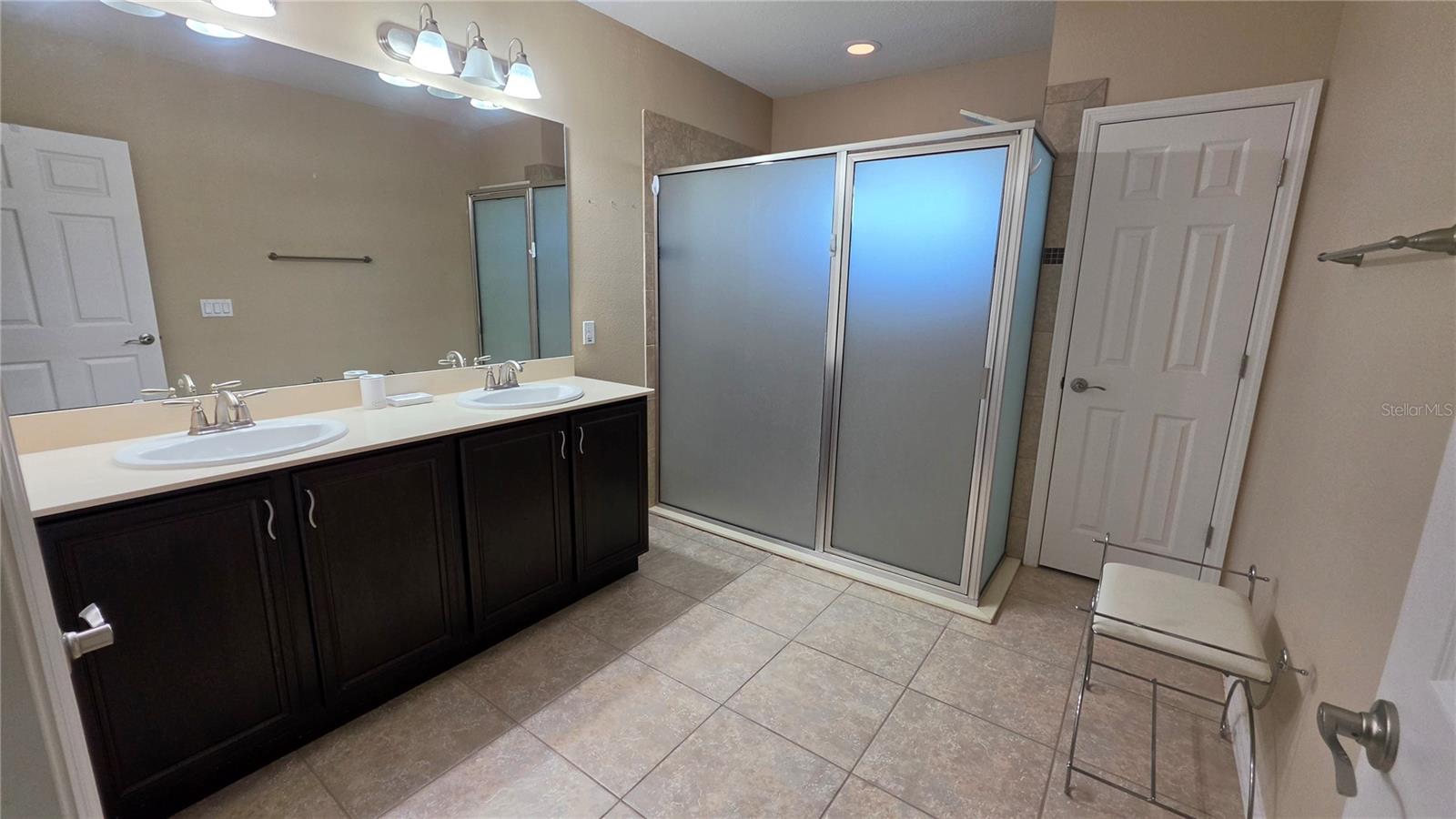 ISLES BELLALAGO - Residential Lease