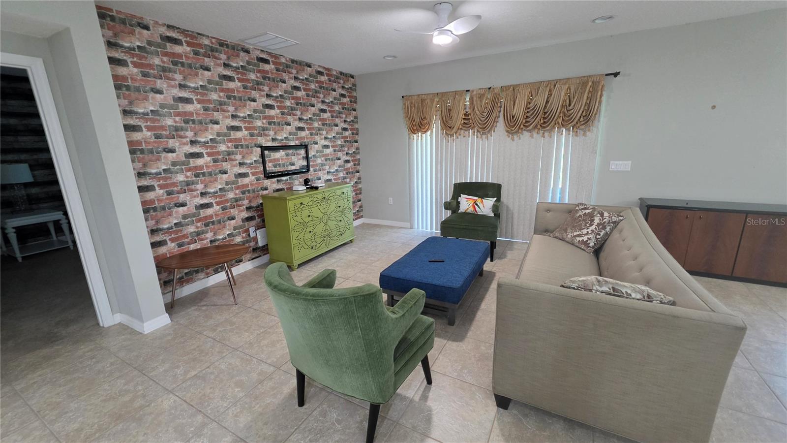 ISLES BELLALAGO - Residential Lease