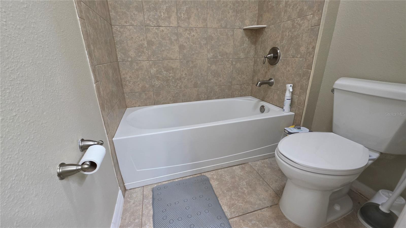 ISLES BELLALAGO - Residential Lease