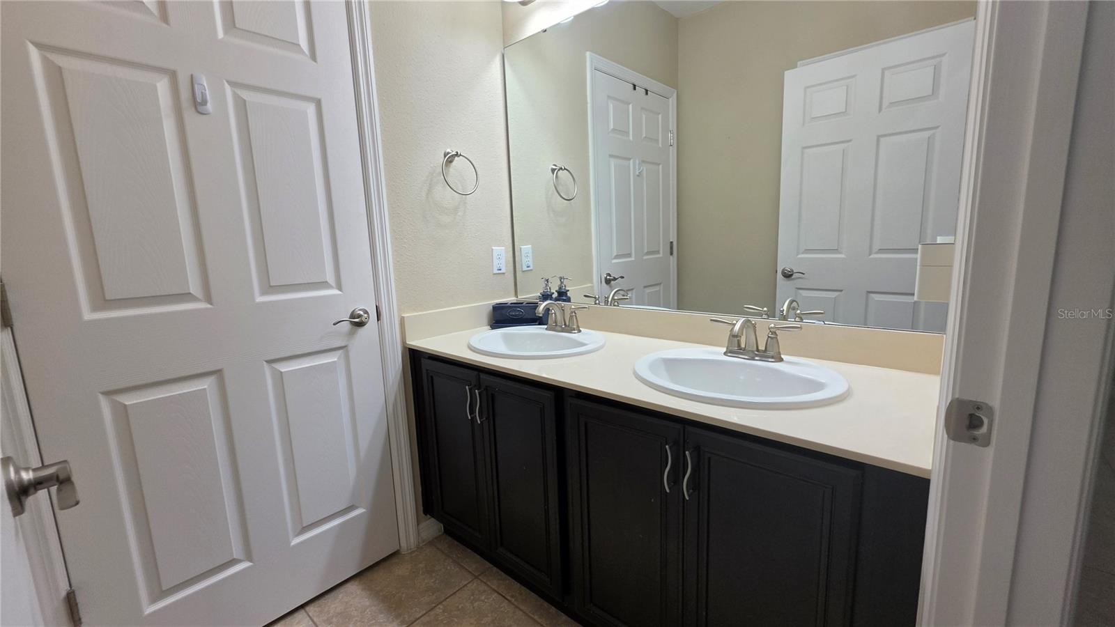 ISLES BELLALAGO - Residential Lease