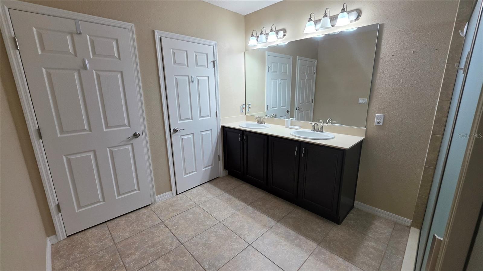 ISLES BELLALAGO - Residential Lease