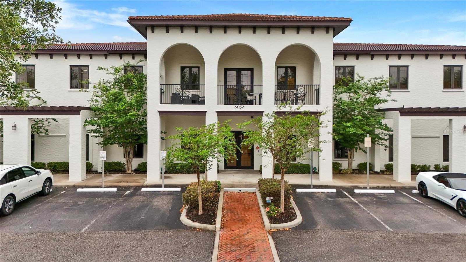 Beautiful office building located behind Universal Studios Orlando. Features wide hallways, multiple office suites, elevator, and fully functioning windows.