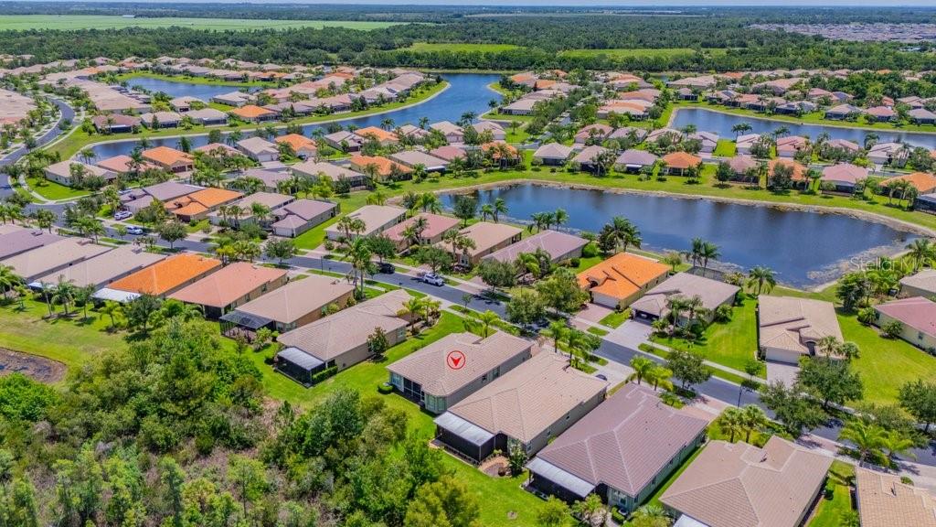 VALENCIA LAKES - Residential